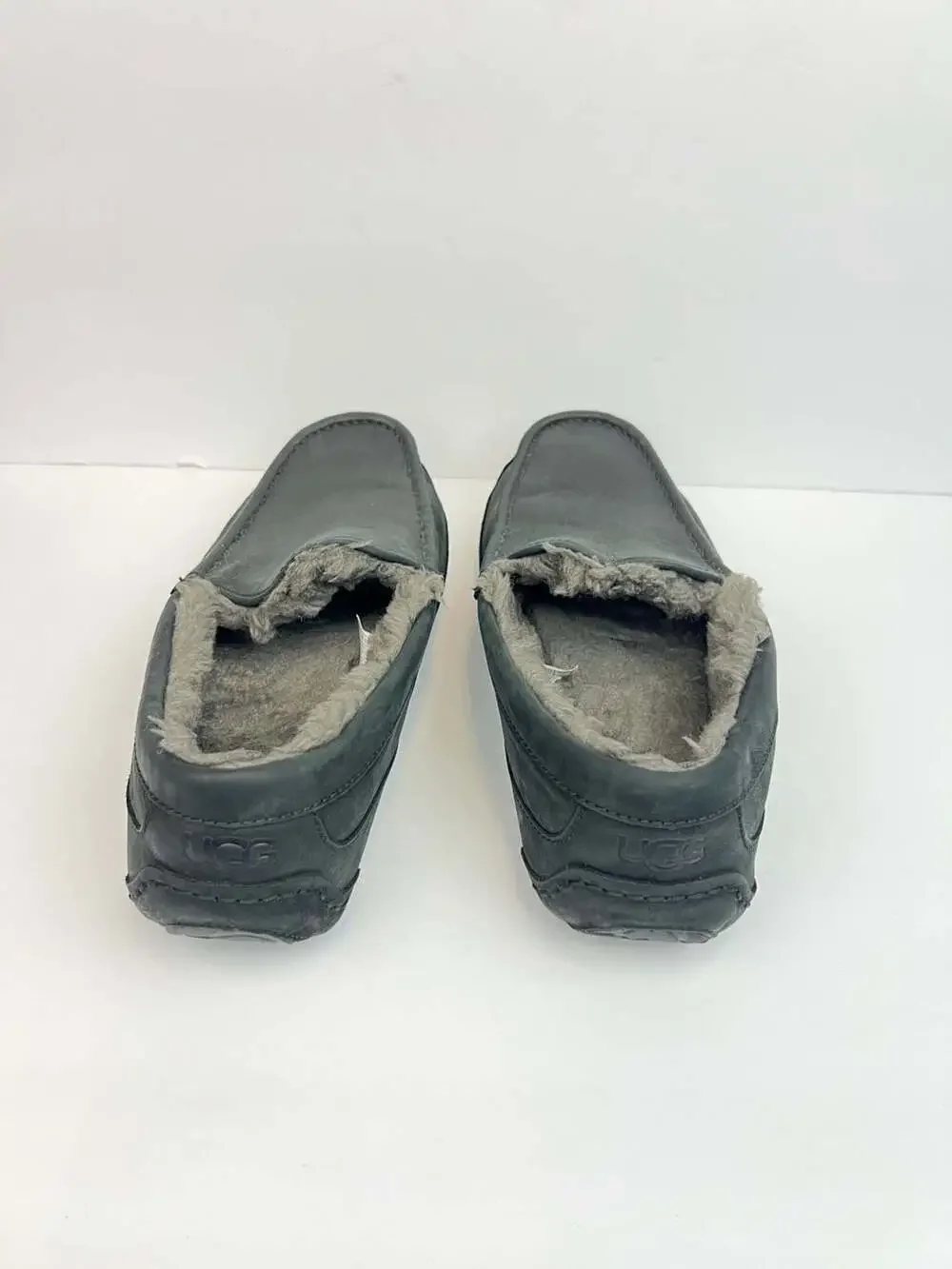 UGG  Shoes Ascot Leather Slip On  1103889 Black Charcoal Loafers Men’s Size 10